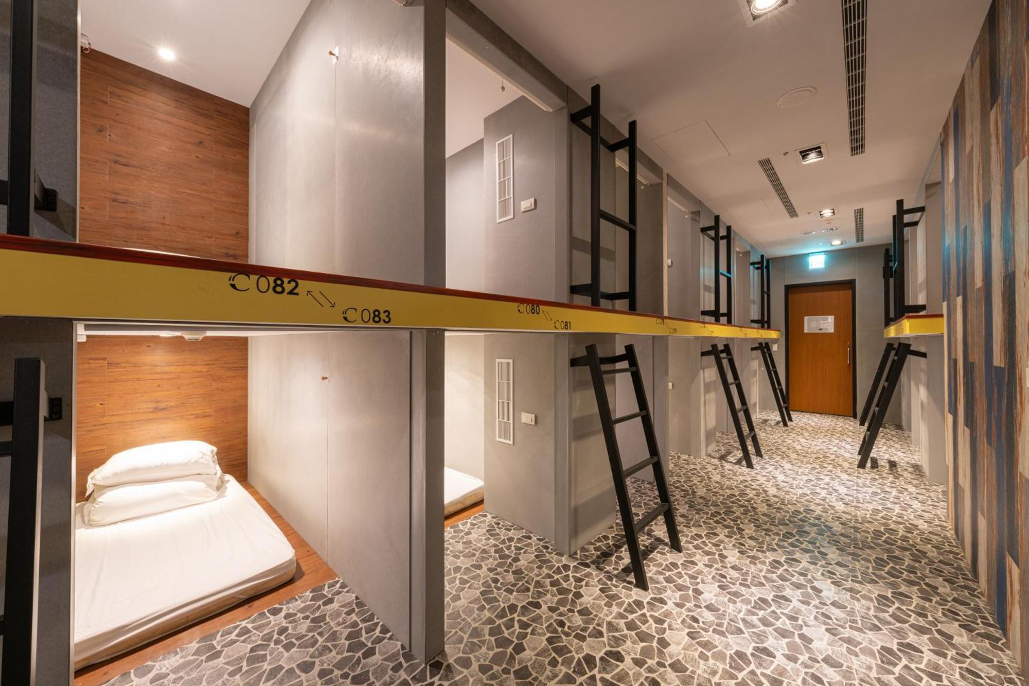 Ningcui Business Hotel Taichung Exteriör bild