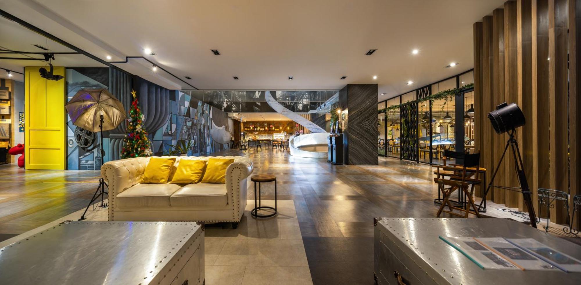Ningcui Business Hotel Taichung Exteriör bild
