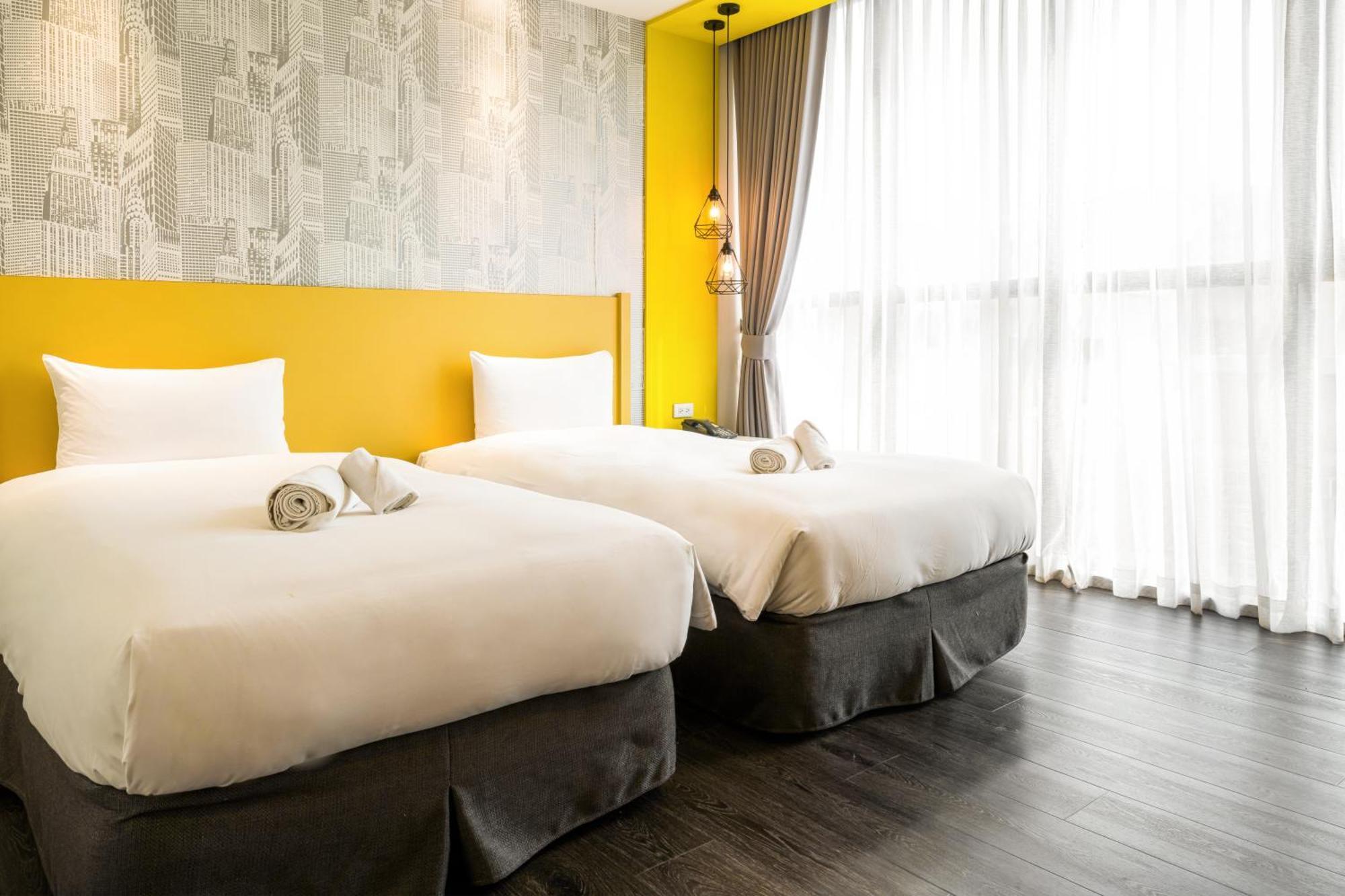 Ningcui Business Hotel Taichung Exteriör bild